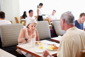 couple eating